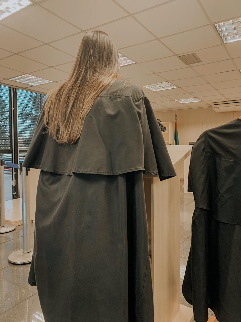 Dra. Bárbara Freire de toga no tribunal